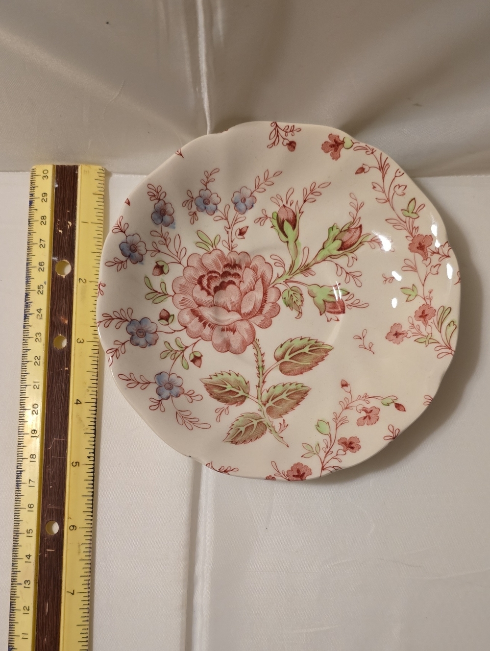 Vintage Johnson Bros Rose Chintz Plate 10" Made in England Floral